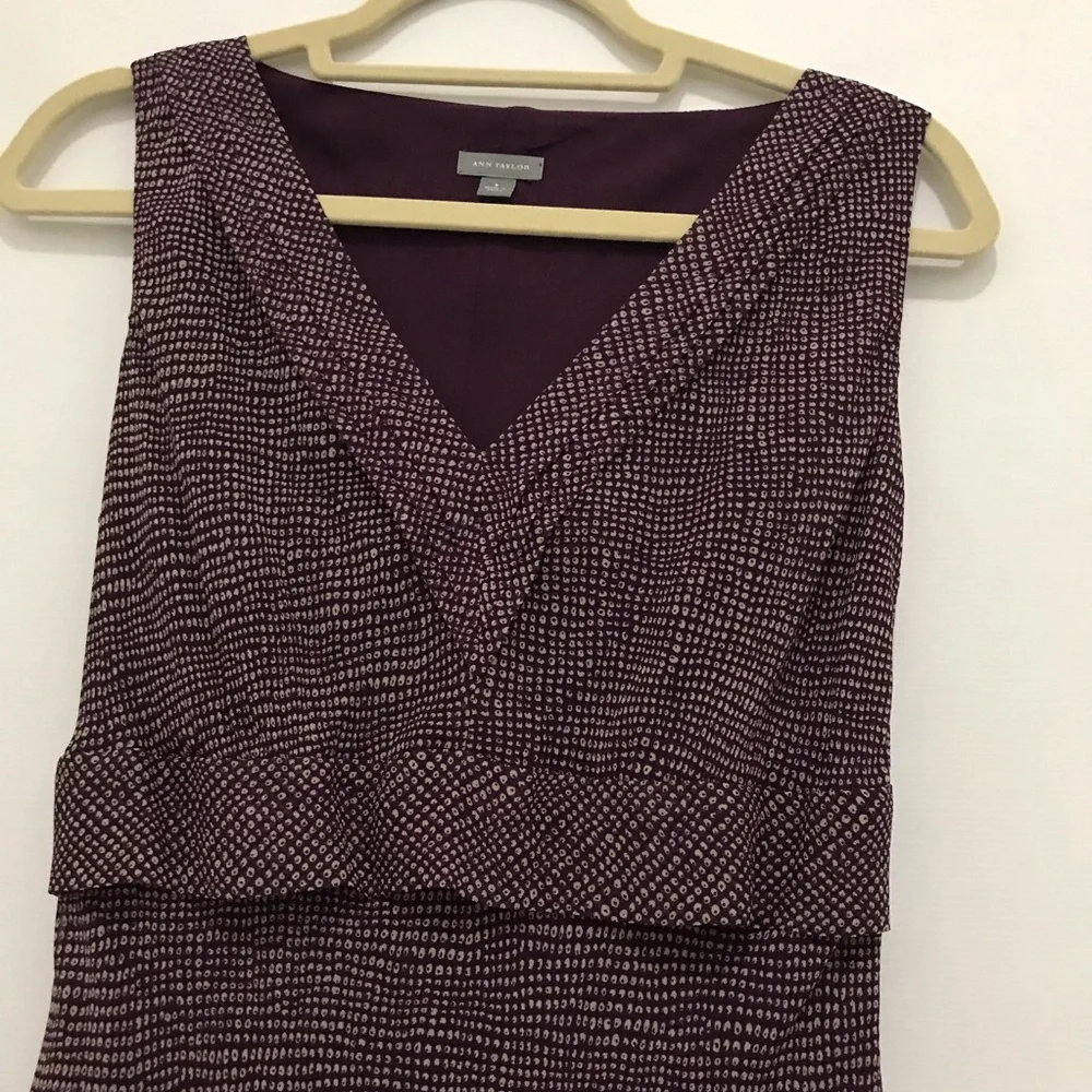 Ann Taylor Silk Sleeveless V-Neck Burgundy Patterned Dress Size 6